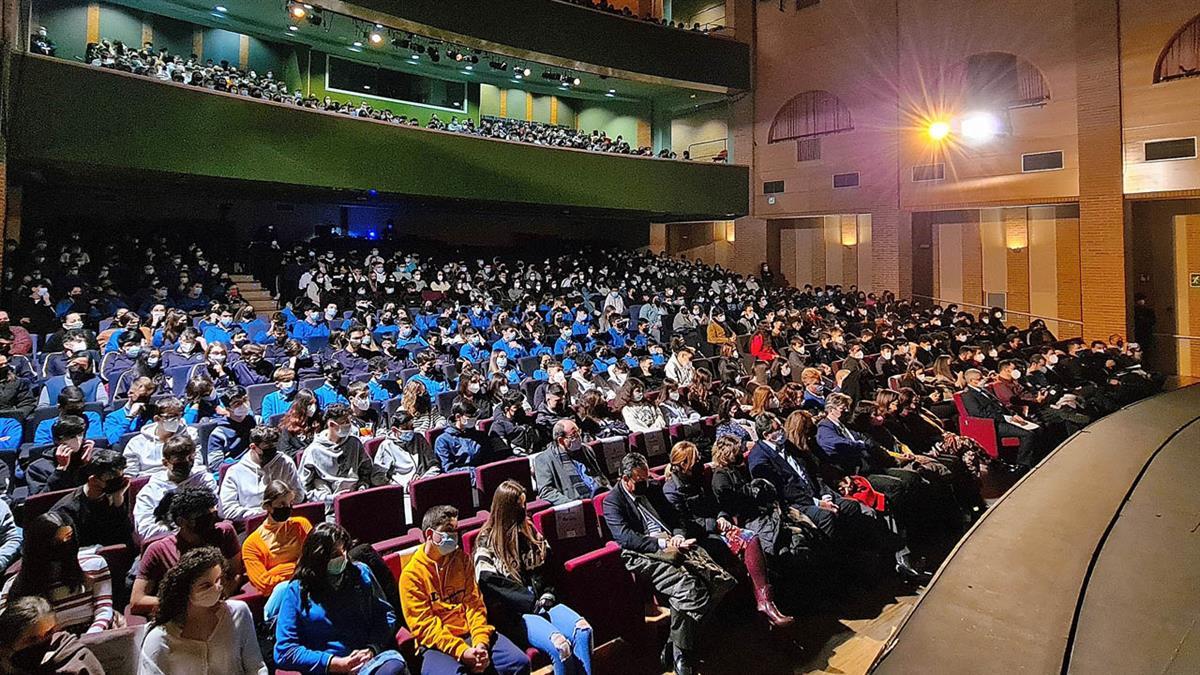 El acto ha contado con la asistencia de 800 alumnos de diferentes centros educativos 