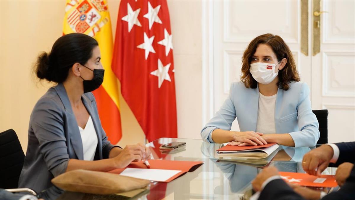 El acuerdo recoge 13 medidas como la gratuidad de la educación de 0 a 3 años o la reducción de altos cargos