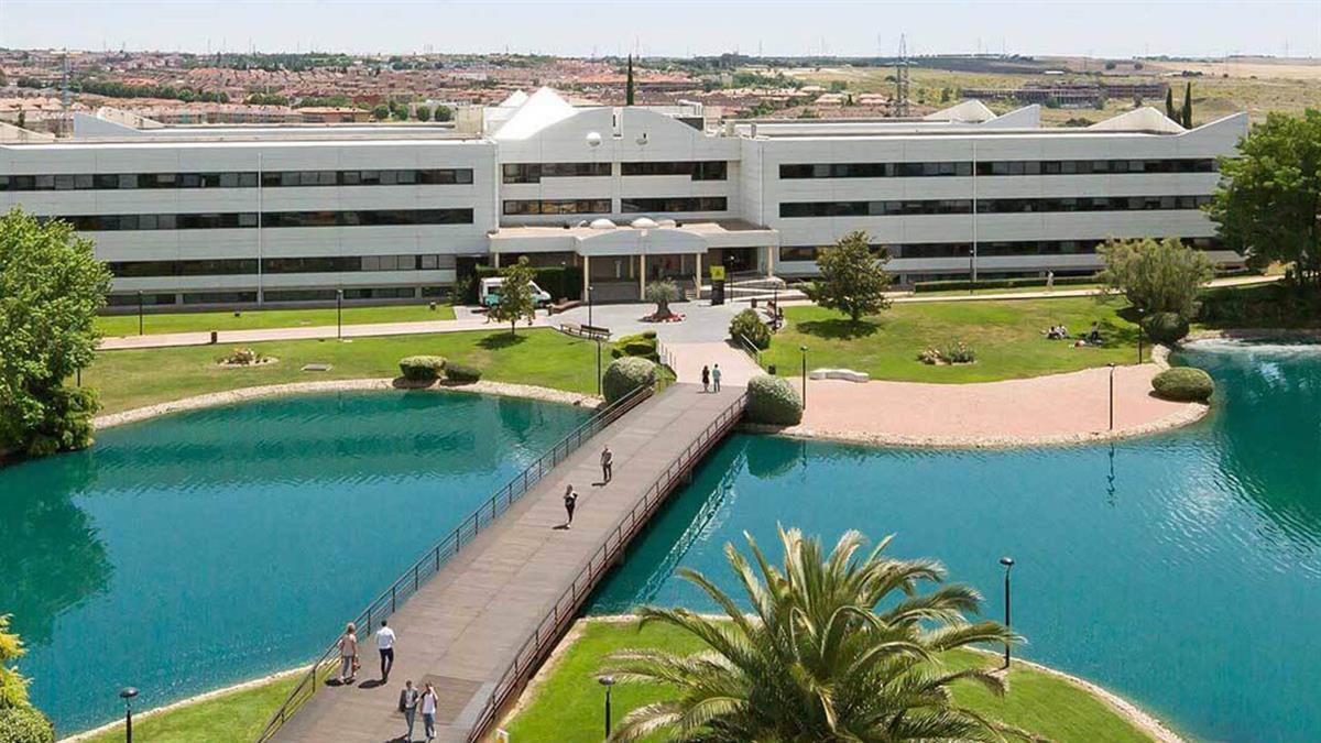 Alumnos de la Universidad Europea recibirán información sobre plazas, temario y titulaciones requeridas