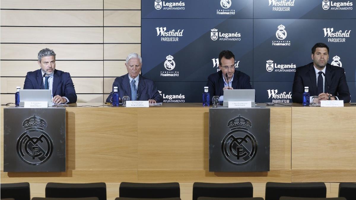 Más de medio millar de niños se han beneficiado de la escuela sociodeportiva de baloncesto en el polideportivo municipal de La Fortuna