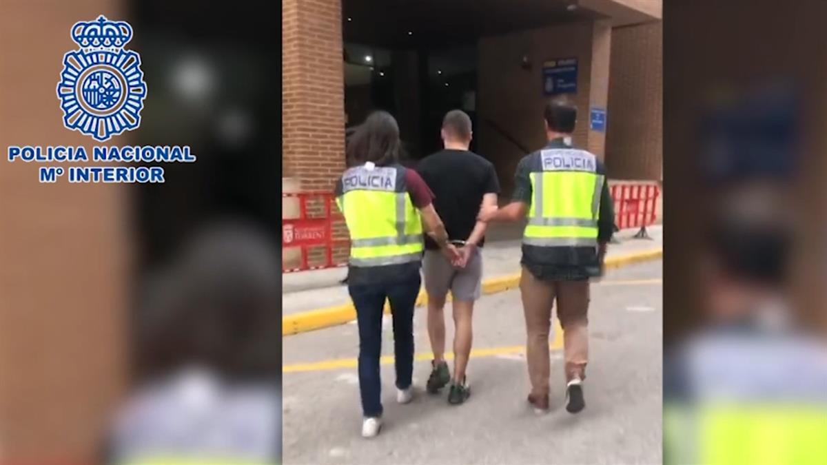 Los presuntos delincuentes se hicieron pasar por expertos en criptomonedas