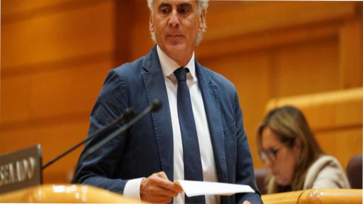 El portavoz de Sanidad del PP, acusa a la ministra de Sanidad, Mónica García, tras preguntar por los protocolos de aprobación de los centros de atención al cáncer