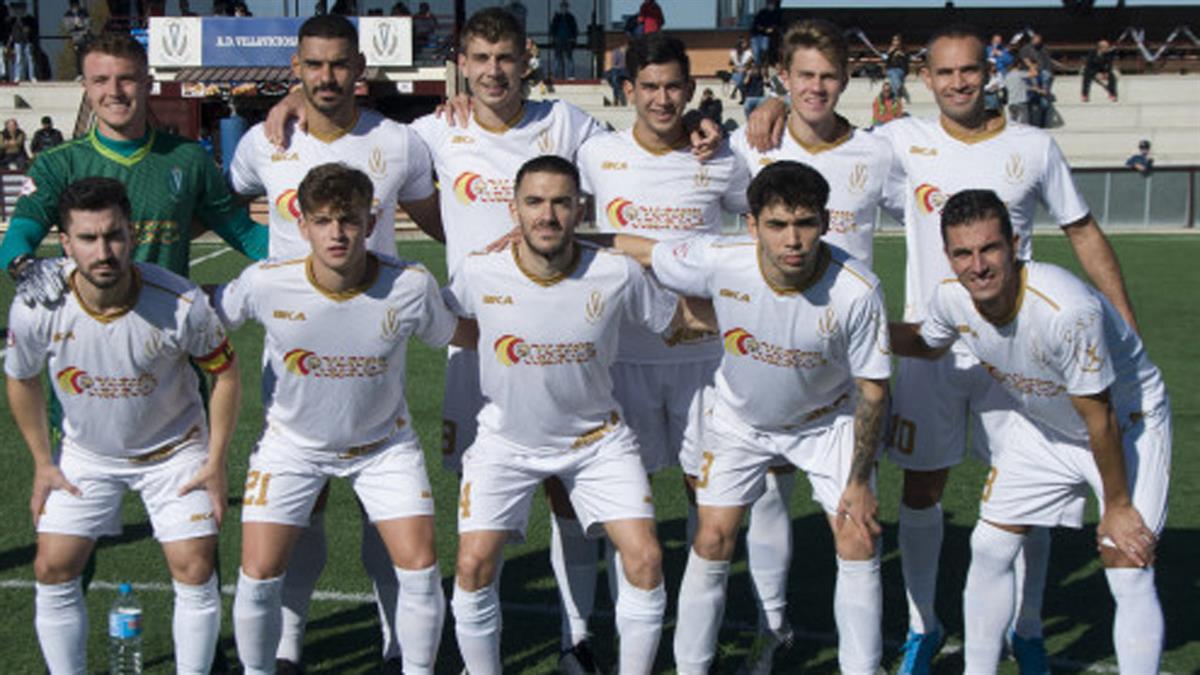 Un penalti muy dudoso en los minutos finales a favor del Parla y uno no pitado al Villa ya en el descuento decantó el partido a favor de los locales