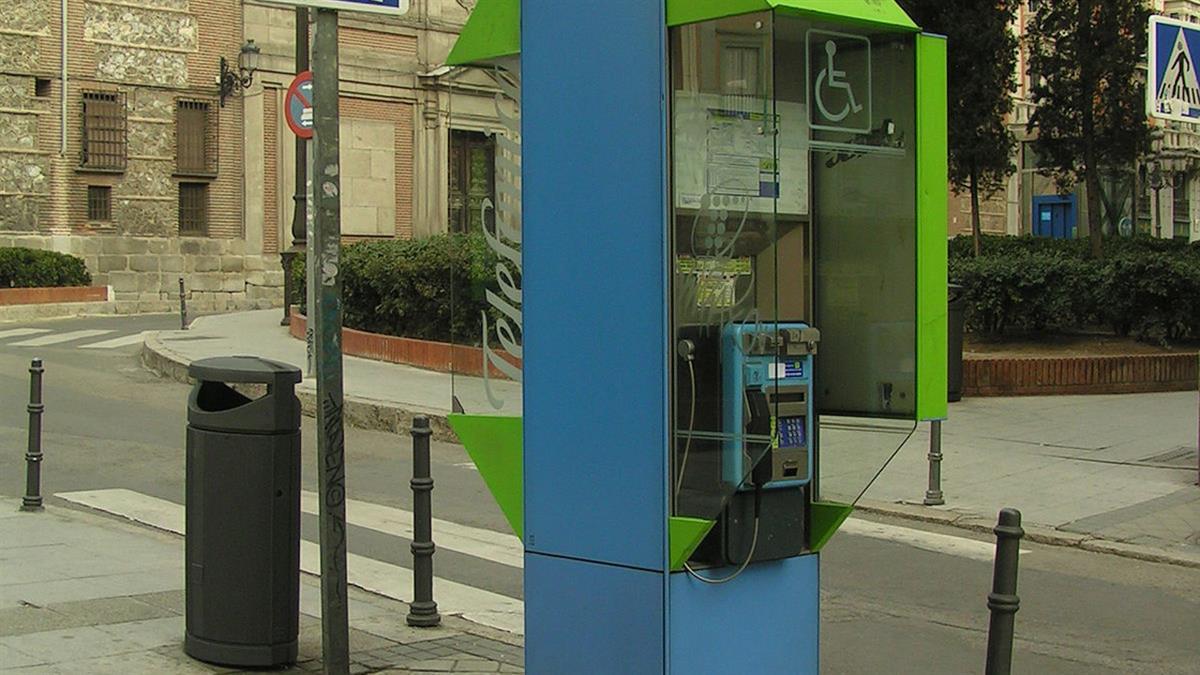 Telefónica dará comienzo a un plan progresivo de desmantelamiento tras acabarse la obligatoriedad de mantenerlas 