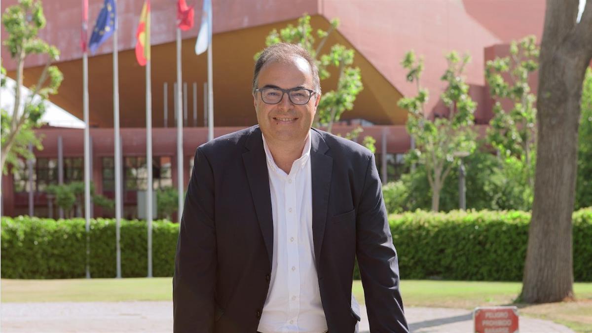 El ex alcalde socialista de Leganés afirma que "me voy tranquilo, satisfecho y muy agradecido a los leganenses, a los vecinos y a los colectivos"