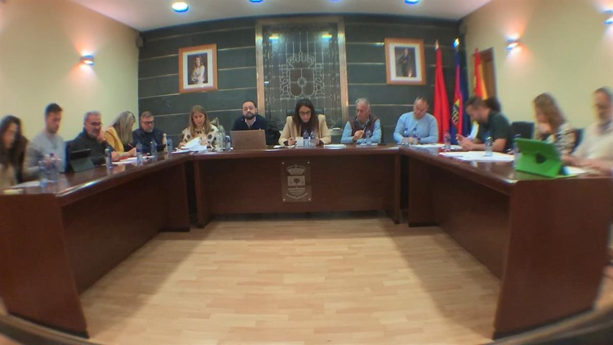 La alcaldesa Arantxa Godino asegura que se ha seguido escrupulosamente la legalidad y niega trato de favor