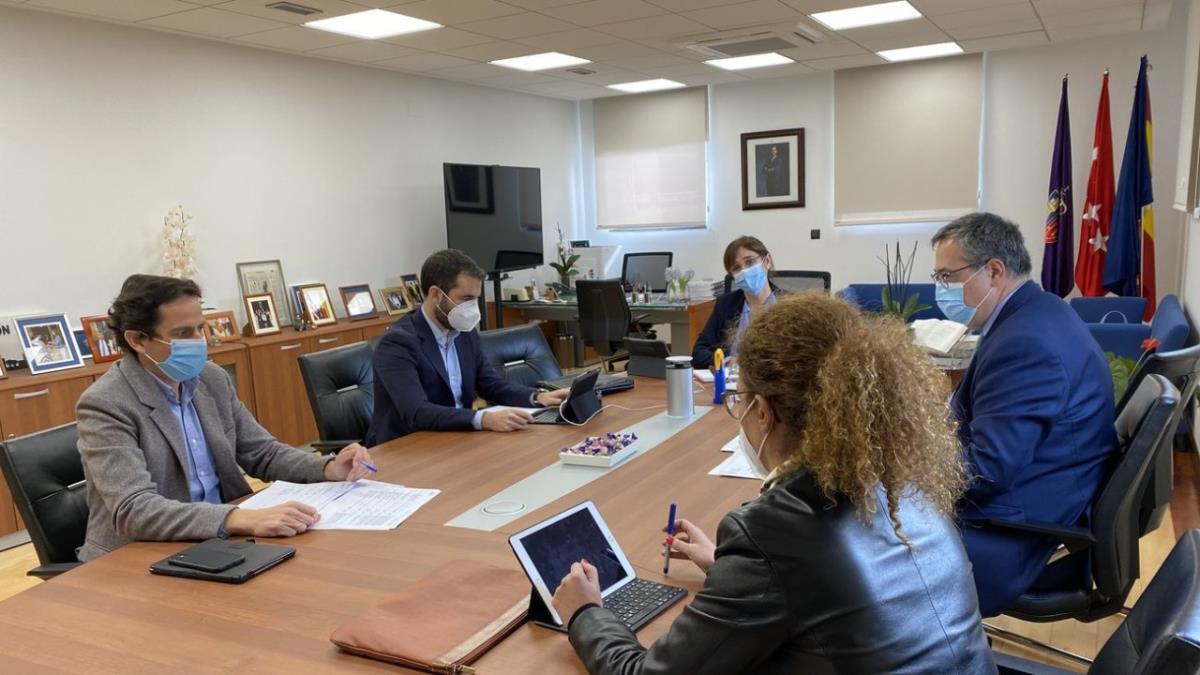 El servicio se dirige a personas dependientes y no dependientes de la ciudad