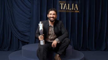 Ha sido galardonado como mejor actor de musical por su interpretación en Los Miserables