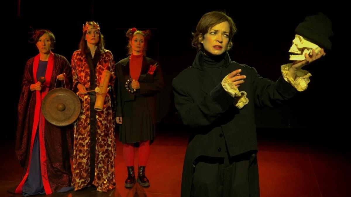 Obras de Shakespeare interpretadas por payasas, el clan Viyuela y carteles históricos