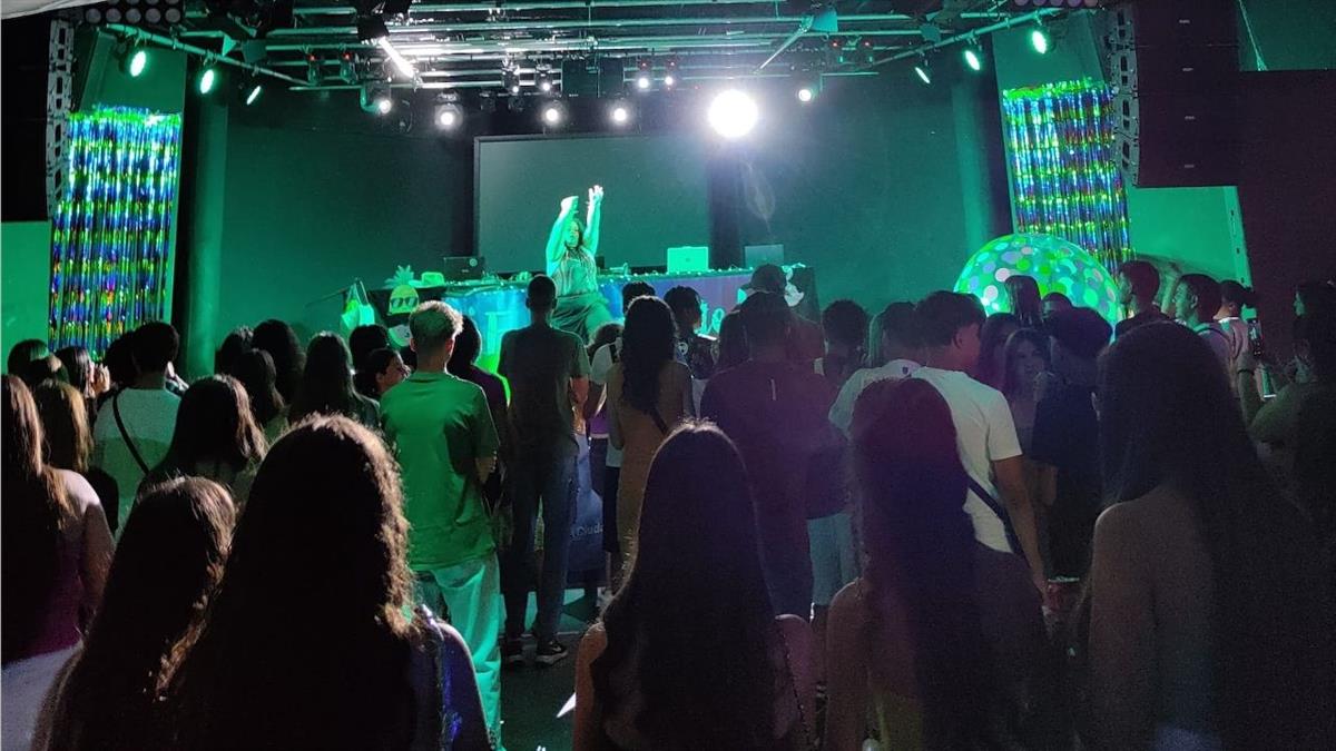 Conciertos, gimnasia rítmica, pruebas ciclistas, dos fiestas temáticas sobre Japón, teatro de improvisación, magia y un musical de Dumbo entre otras