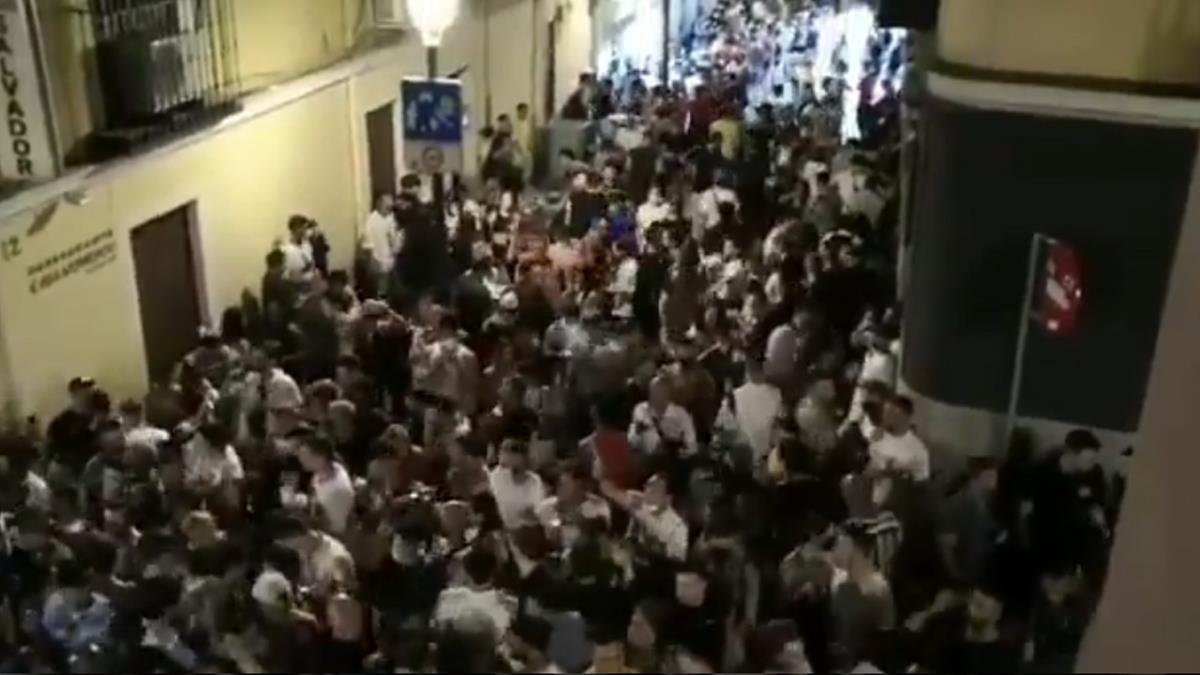 Las recomendaciones de MADO y el aumento de policías no ha parado los botellones y concentraciones