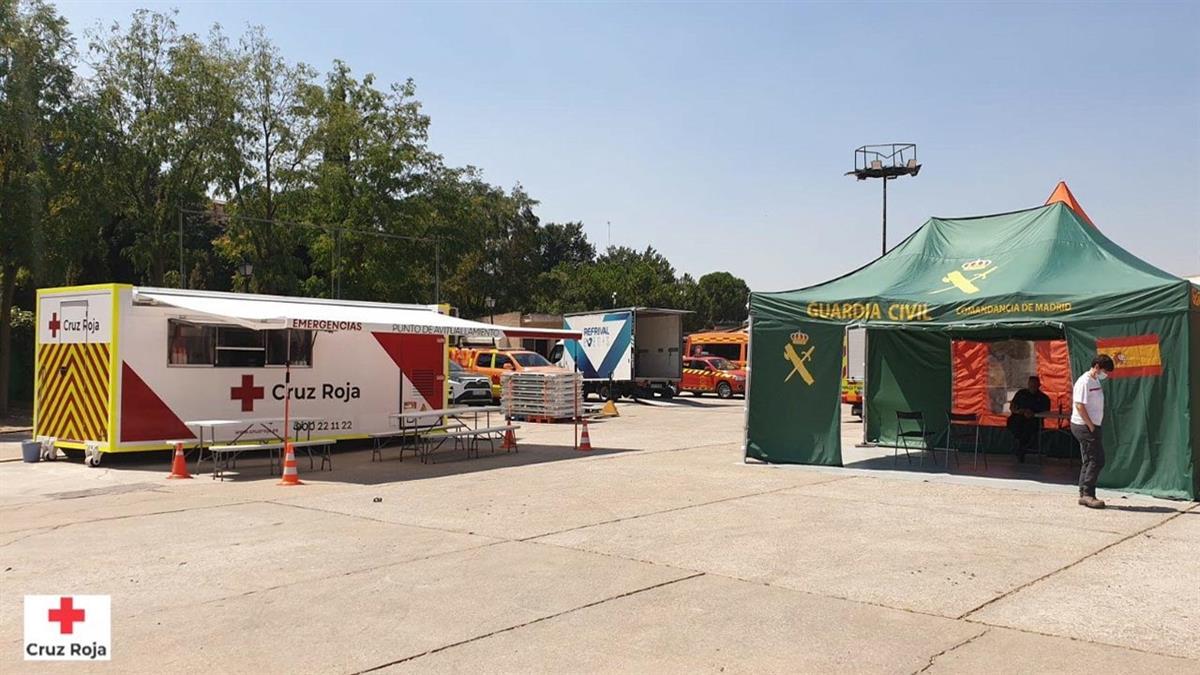 Enrique Ossorio visita los desperfectos provocados por el fuego en esta localidad 