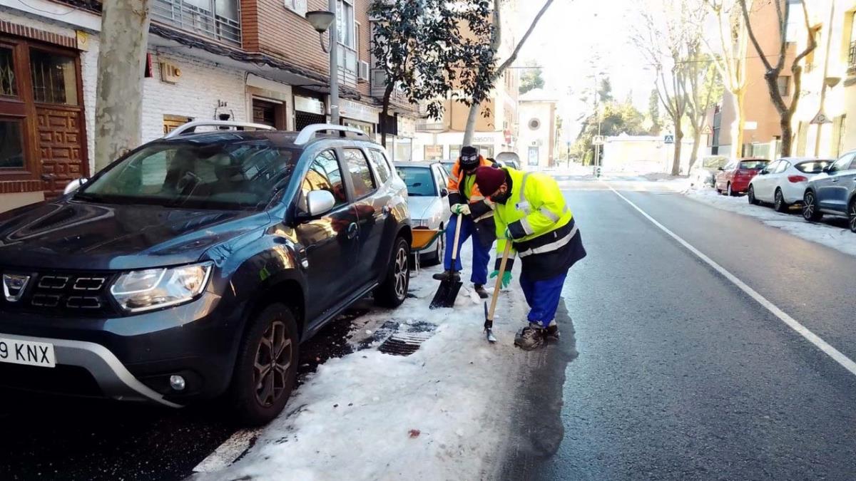 Este domingo se inició un dispositivo para la limpieza de imbornales ante las previsiones de fuertes lluvias