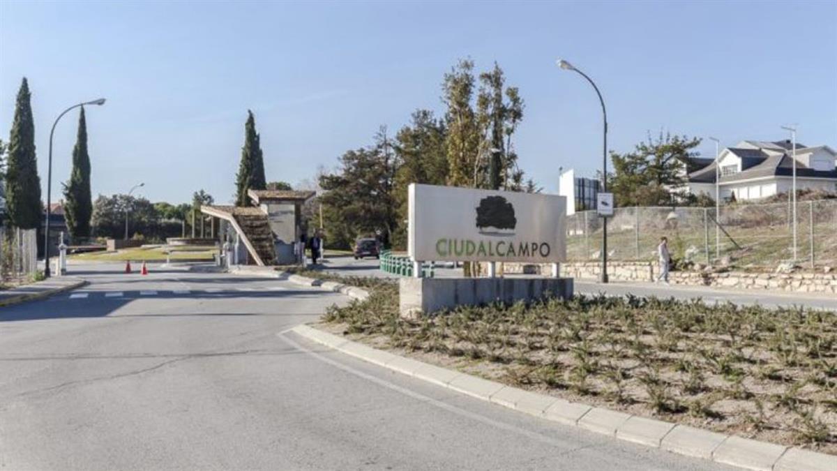 Las aguas fecales y los residuos molestan a los vecinos y degradan la zona natural