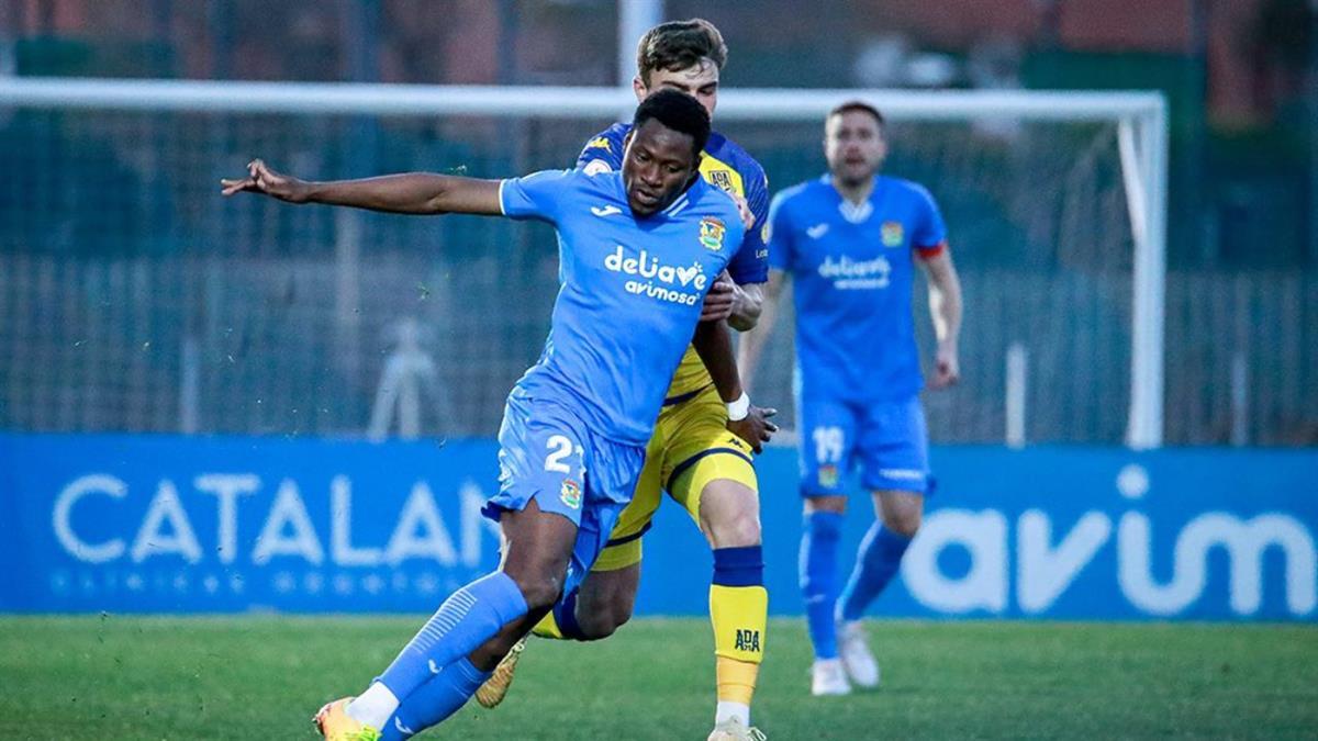 Victoria contundente en el derbi por 0-4 y se mantiene en el liderato