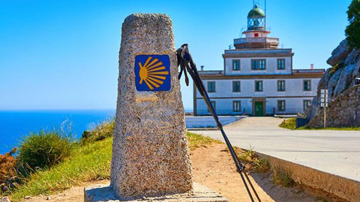 Un grupo de peregrinos regresan a la ciudad por dos positivos del grupo mientras hacían el Camino de Santiago