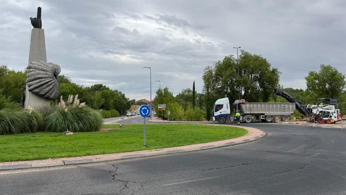 Con una actuación de mejora en la rotonda de la BRIPAC en el tramo de titularidad municipal