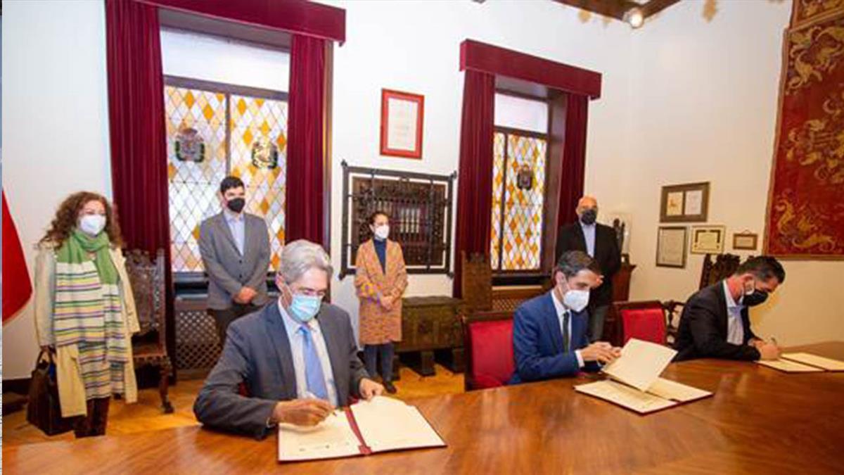 Alberto Blázquez: "Viene a refrendar el trabajo conjunto que venimos haciendo desde ambas instituciones en la mejora del deporte"


