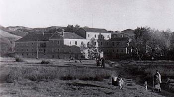 Ubicado en la ribera del Henares, fue propiedad del Cardenal Cisneros