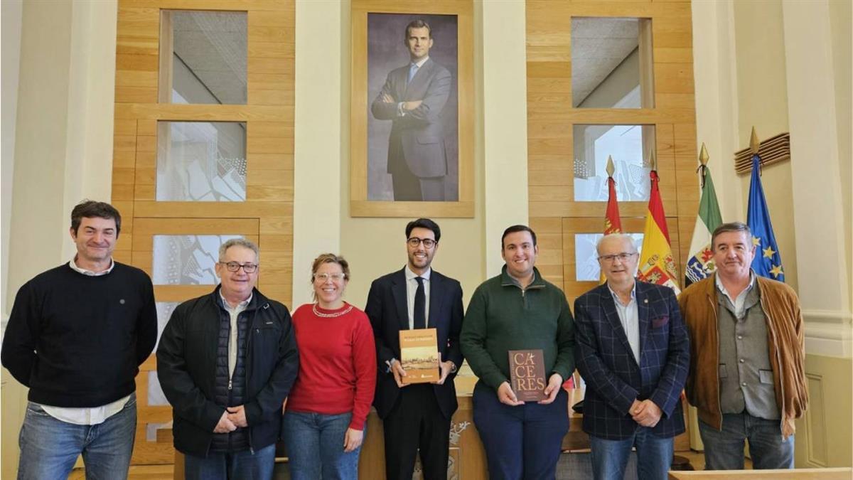 La ciudad complutense presentará su Semana Santa en Cáceres 