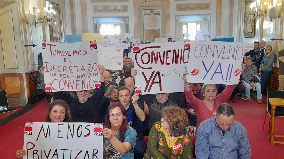 Tras 25 segundos de pitadas, Javier Rodríguez Palacios anula la sesión durante casi 2 horas