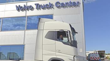 El alcalde ha visitado las instalaciones de Volvo Trucks