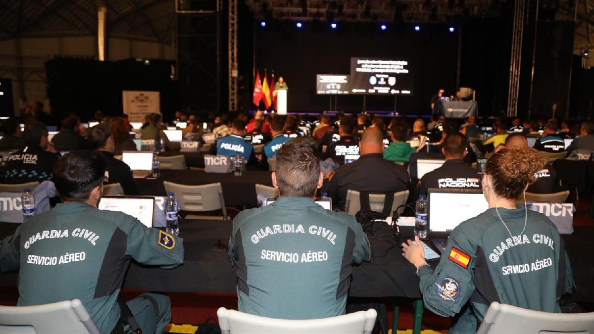 La localidad acogió la primera jornada sobre nuevas tecnologías y drones para las Fuerzas y Cuerpos de Seguridad y equipos de Emergencias
