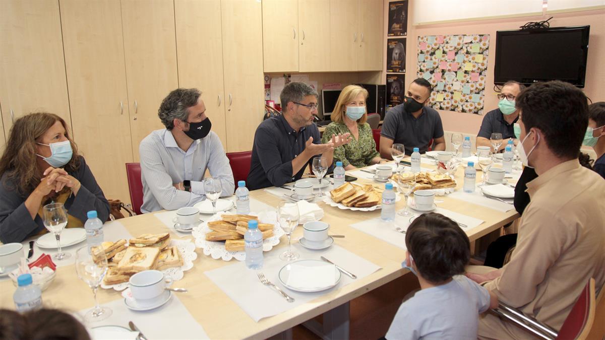 Se trata de un matrimonio con cuatro hijos a los que se les ayudarán con su integración en nuestra ciudad 