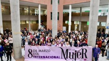 La concejal de Bienestar Social, Concha Villalón, ha leído el manifiesto