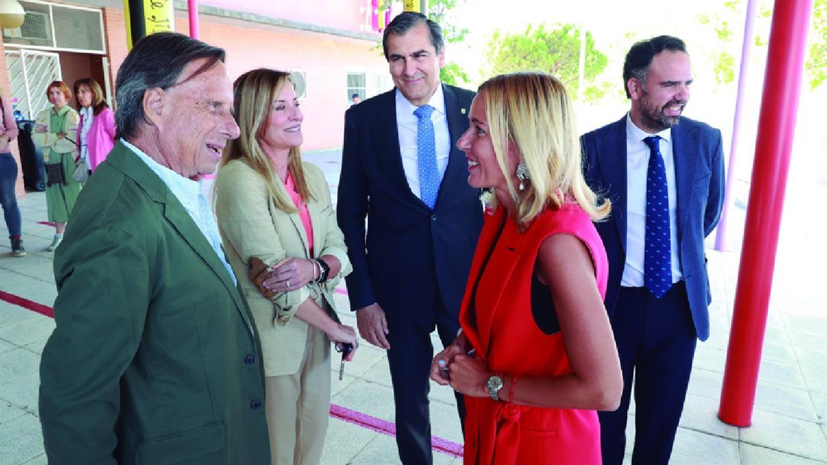 El municipio ha reconocido a Ignacio García de Vinuesa su labor como alcalde dando su nombre al Centro de Arte