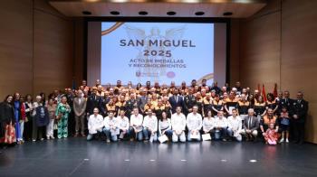 En el acto de entregó medallas y condecoraciones