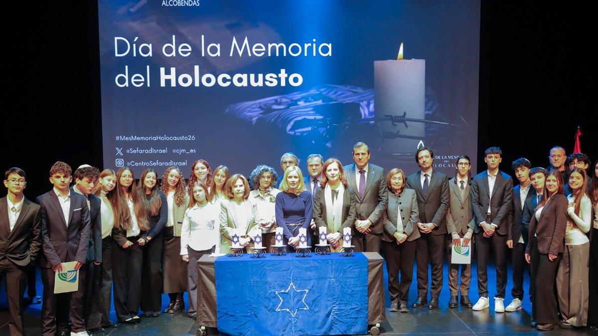 El acto contó con la participación de 300 estudiantes y el testimonio de una superviviente