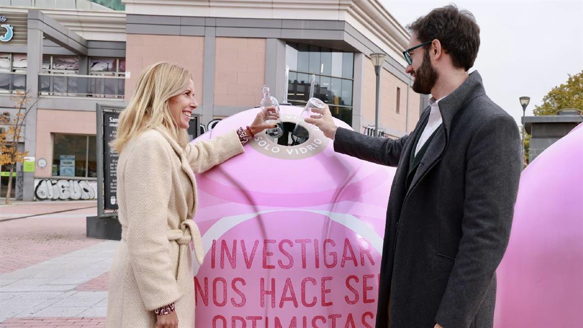 Se han instalado cuatro contenedores rosas