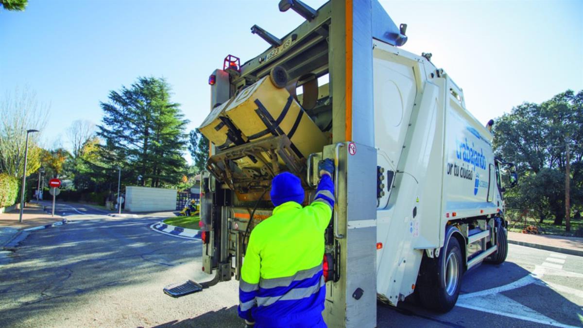 El Ayuntamiento destinará la recaudación adicional generada por la nueva tasa de residuos a mejorar la limpieza urbana 