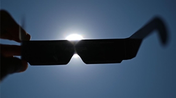El Ayuntamiento anima a la ciudadanía a disfrutar del eclipse solar de forma segura y siempre con gafas homologadas