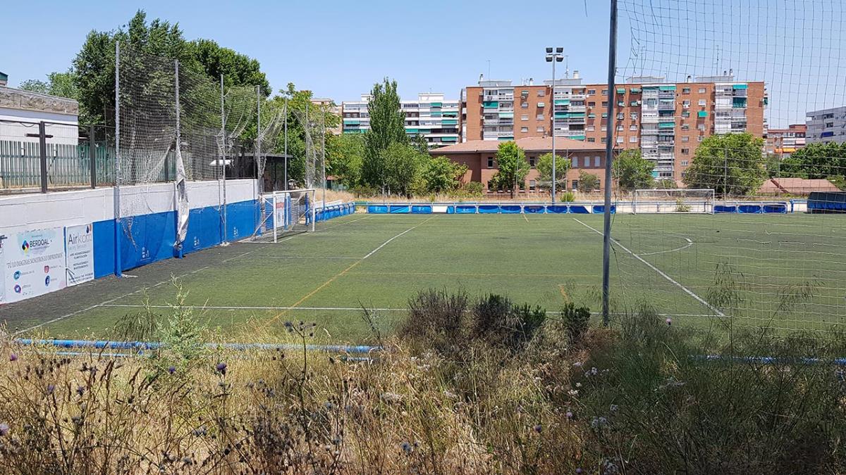 Serán renovados los campos de fútbol de las instalaciones de Santo Domingo, Esteban Márquez y Alfredo Cenarriaga