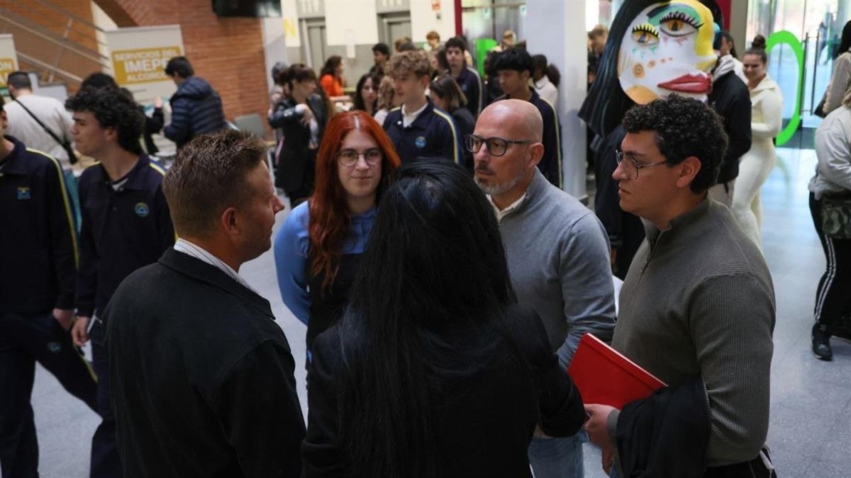 El municipio alcanza cifras históricas de afiliación y consolida un mercado laboral donde casi el 60% de los contratos son estables.