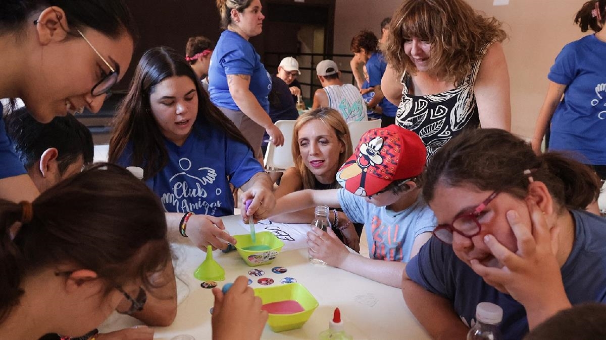 Más de una treintena de menores y jóvenes con discapacidad participan en los Campamentos Urbanos de Verano