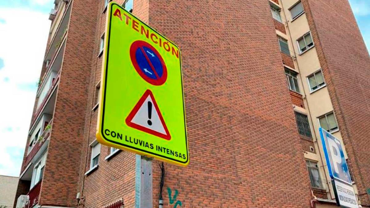 Se prohíbe el estacionamiento de vehículos en determinados puntos a partir de las 20:00 horas de este martes