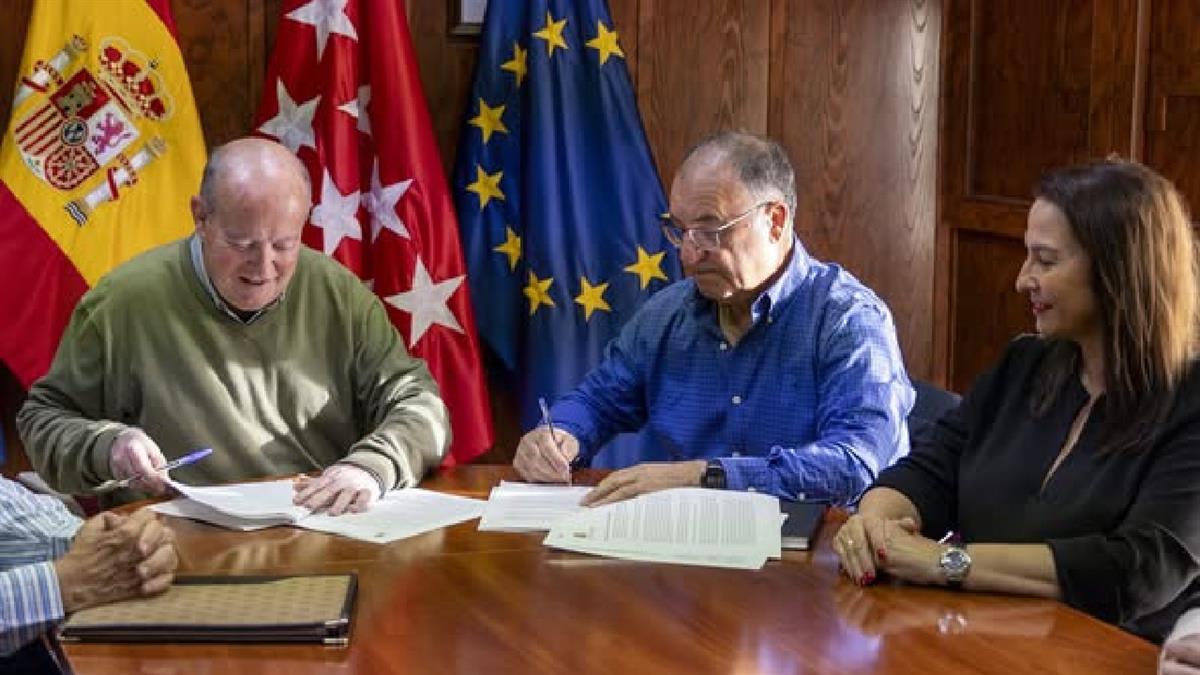 Firmado el convenio con la Asociación de Mayores “Volver a Empezar”