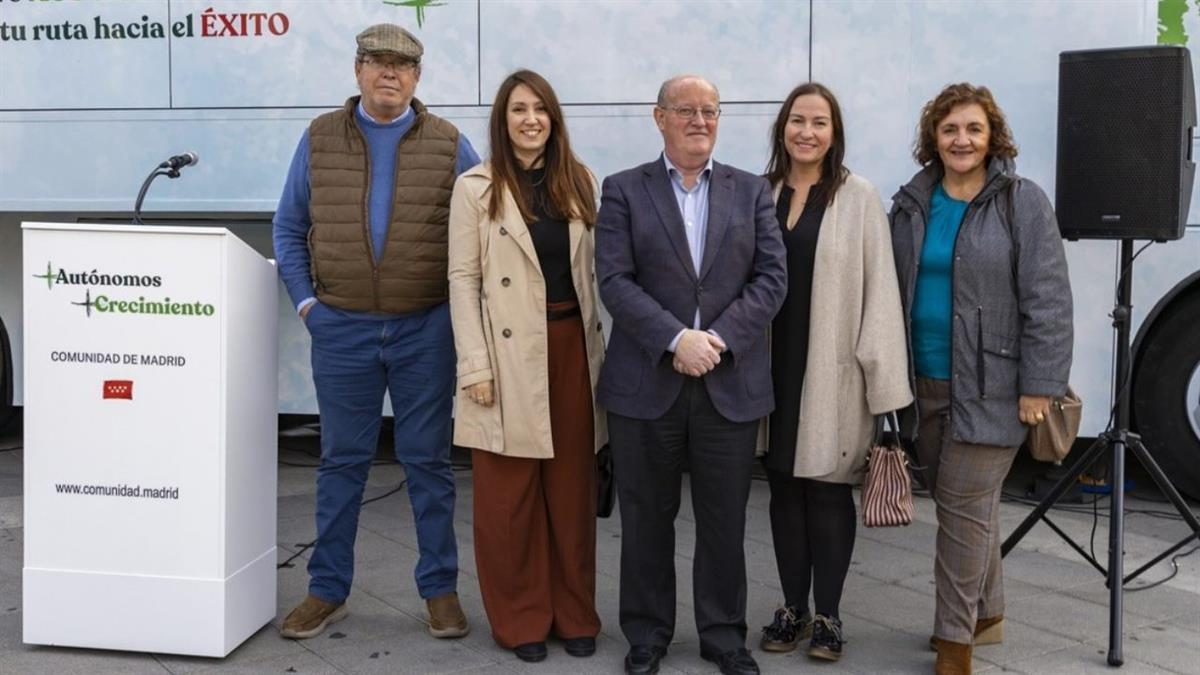La Oficina Móvil Itinerante “+ Autónomos + Emprendimiento” llegó al municipio para asesorar a los autónomos y emprendedores