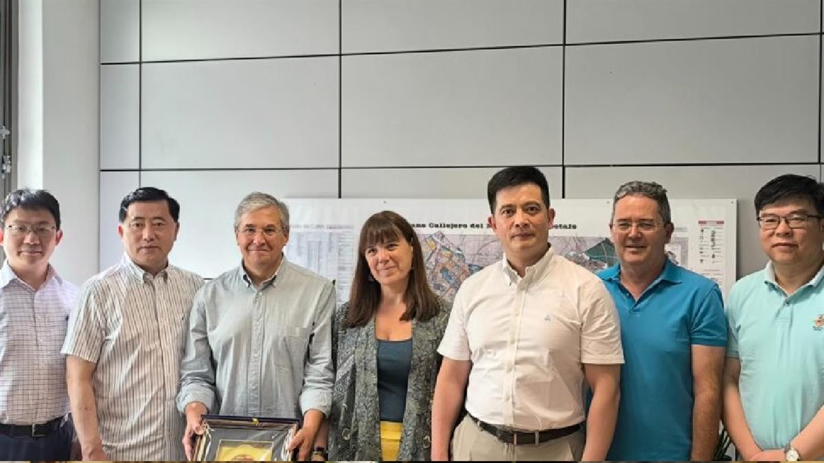 Una delegación de Shanghái ha visitado la localidad para compartir retos y soluciones en materia de sostenibilidad
