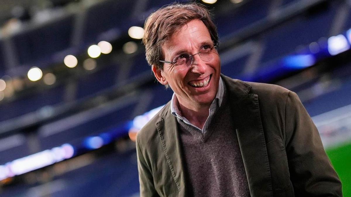 El alcalde de la capital pide “coherencia” a Más Madrid con su propuesta sobre el artista
