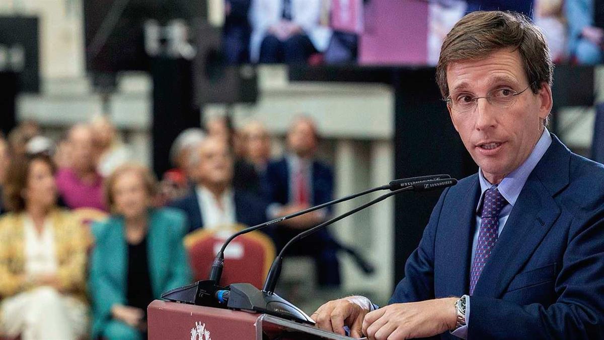 Almeida señala a Sánchez por usar el debate del cambio de hora “como cortina de humo”