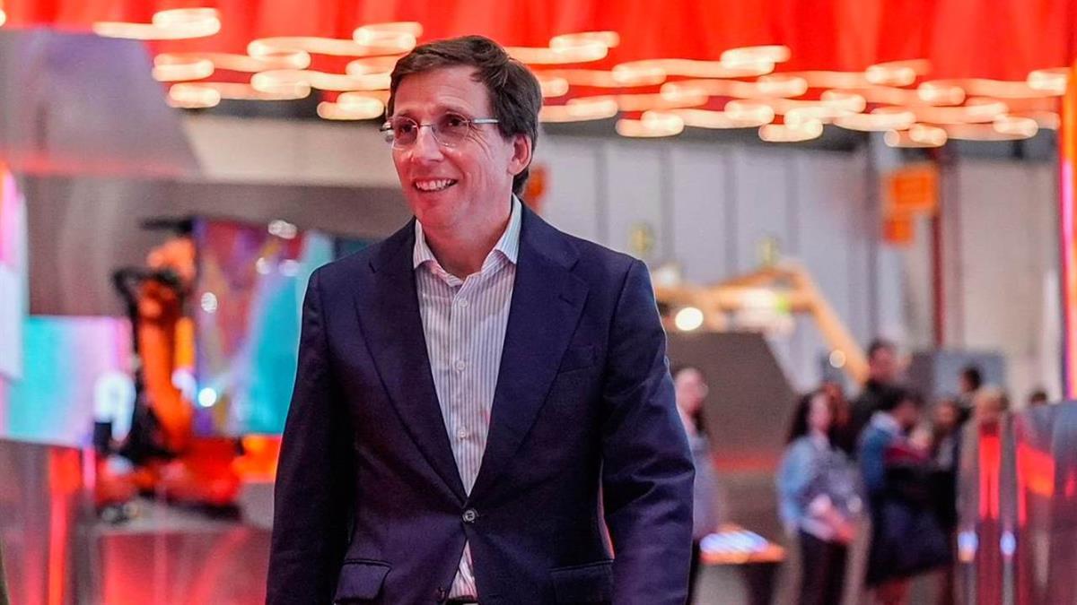 El alcalde de Madrid asegura que ya lo habría hecho si “tuviera un mínimo de vergüenza”
