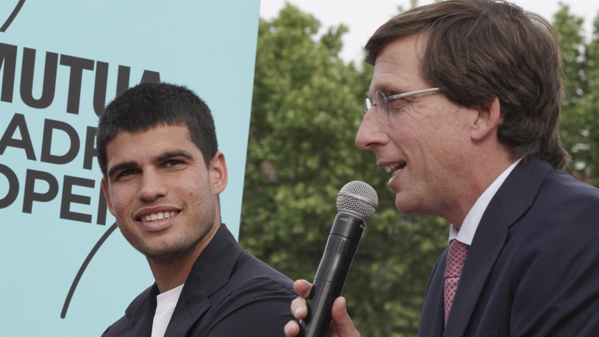 El alcalde acude a la presentación del torneo de tenis 