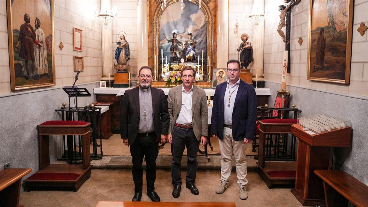 El alcalde de Madrid visita la Capilla de la Cuadra de San Isidro