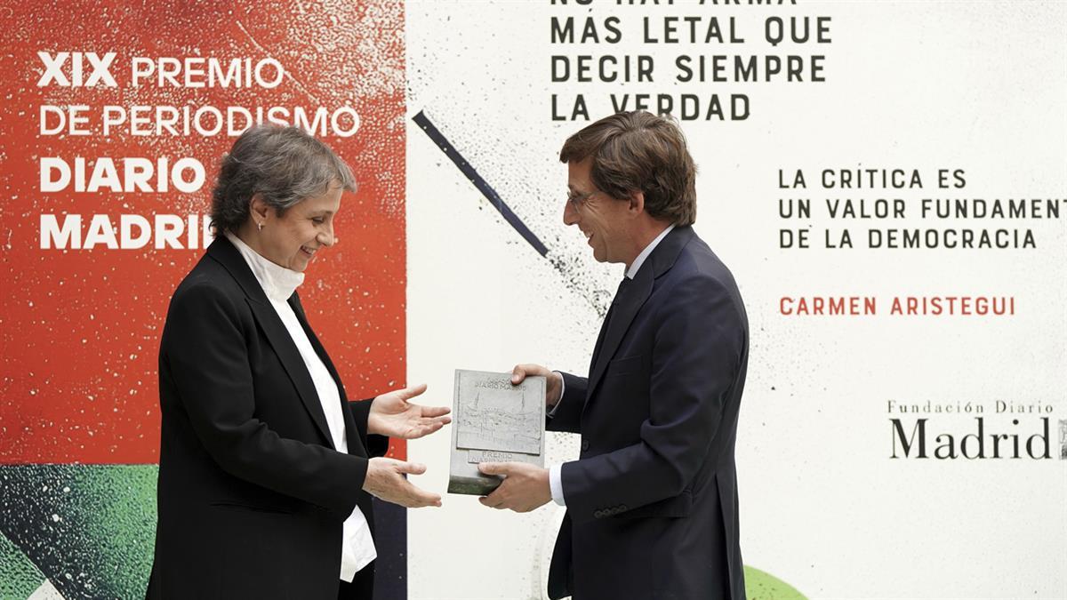 El alcalde elogió ayer a la comunicadora por “convertir el ejercicio del periodismo en un baluarte para mejorar la sociedad y la democracia”