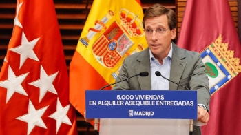 El alcalde de Madrid tilda de "no pacífica" la protesta por la vivienda y sopesa querellarse contra el delegado del Gobierno