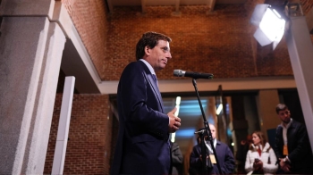 El alcalde de Madrid rechaza comparar Sol con Francia e Italia, pero advierte de que "ha habido violencia"